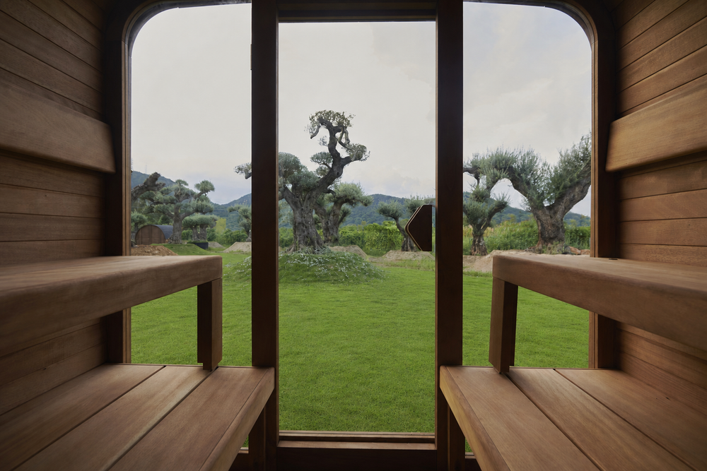 Auki 2150 - 4 Person Outdoor Traditional Sauna